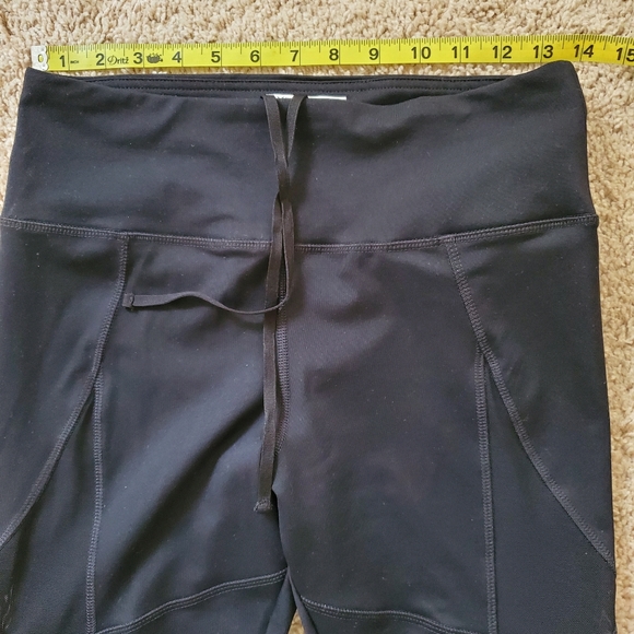 Forever 21 Black Leggings Capri Size Medium - Picture 6 of 8
